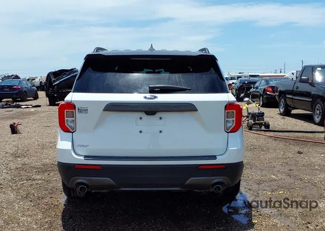 2021 Ford Explorer Xlt z USA, uszkodzony, nr VIN 1FMSK7DH8MGB31410